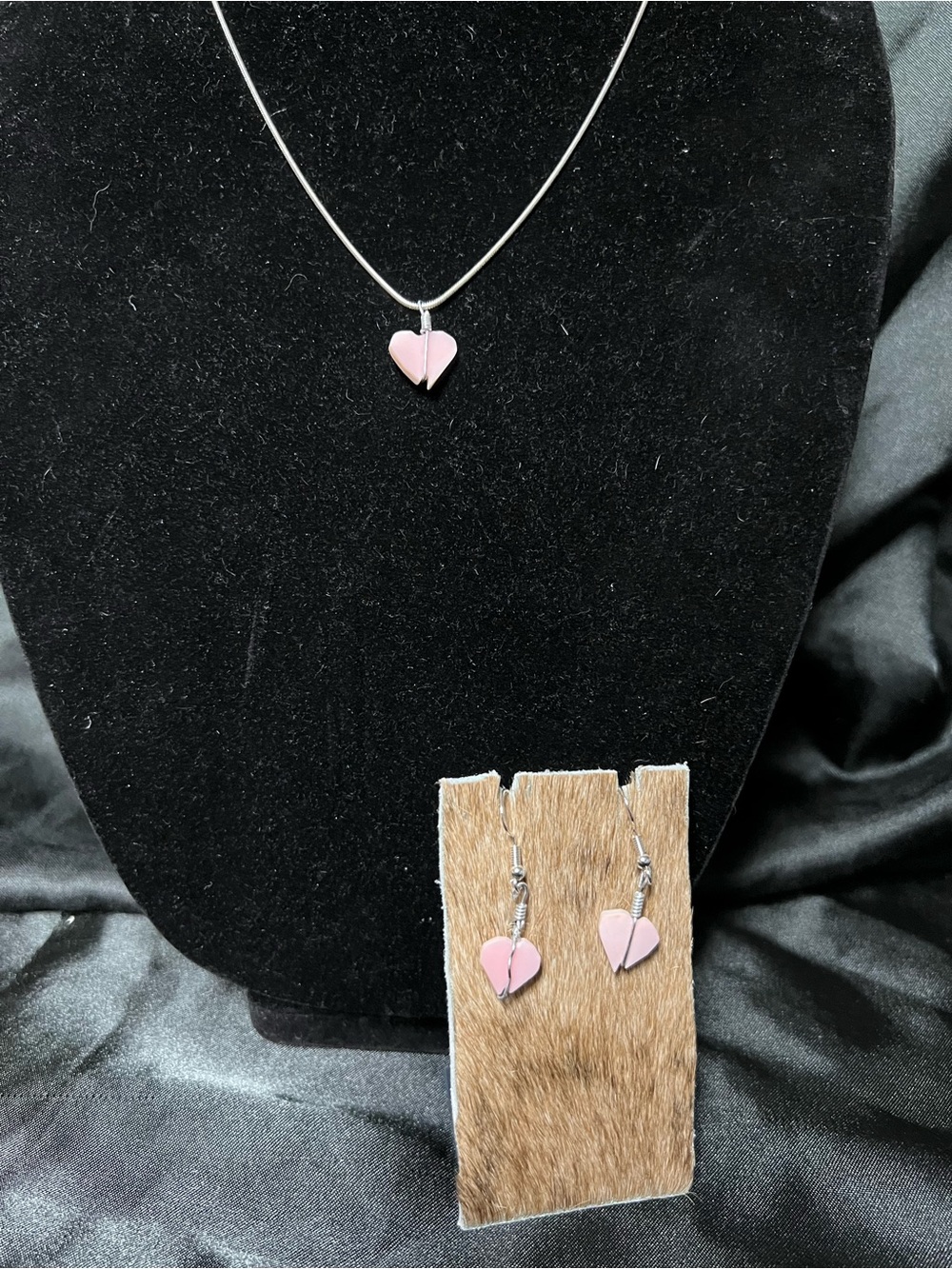 Sterling silver. Pink conch. Necklace/ earrings